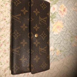 Authentic Louis Vuitton Sarah wallet